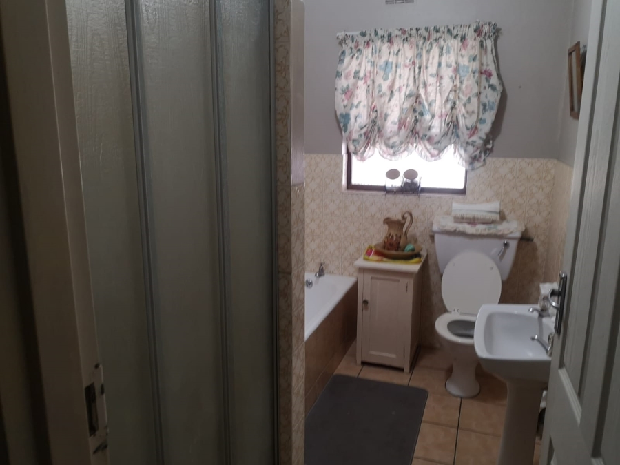 5 Bedroom Property for Sale in Despatch Central Eastern Cape